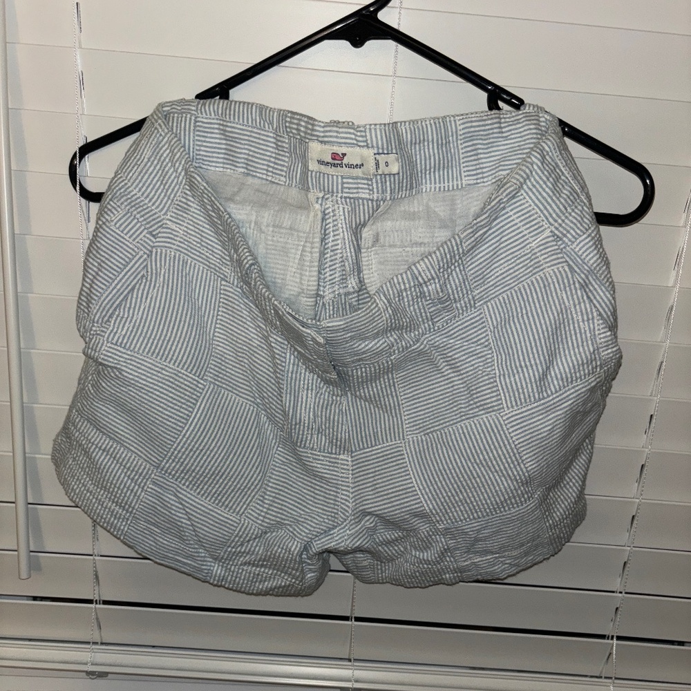 Vineyard Vines women’s shorts